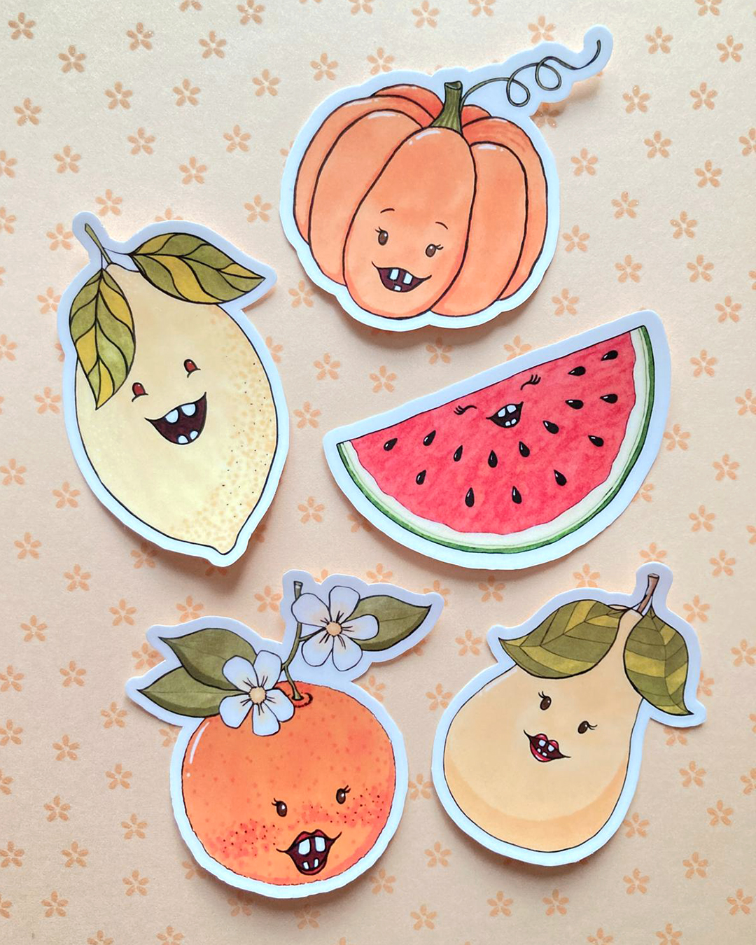stickers représentant des fruits et légumes illustrés avec des visages