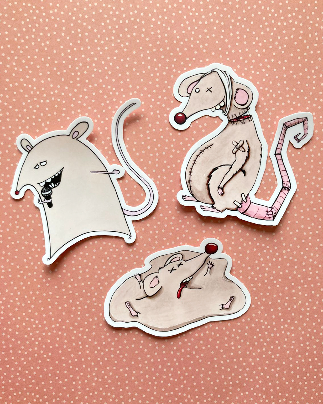 photo représentant trois stickers de rats